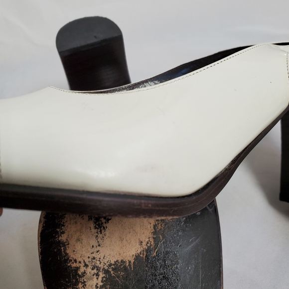 Gucci Winter White Sling Back Heels Sandals - Picture 12 of 16